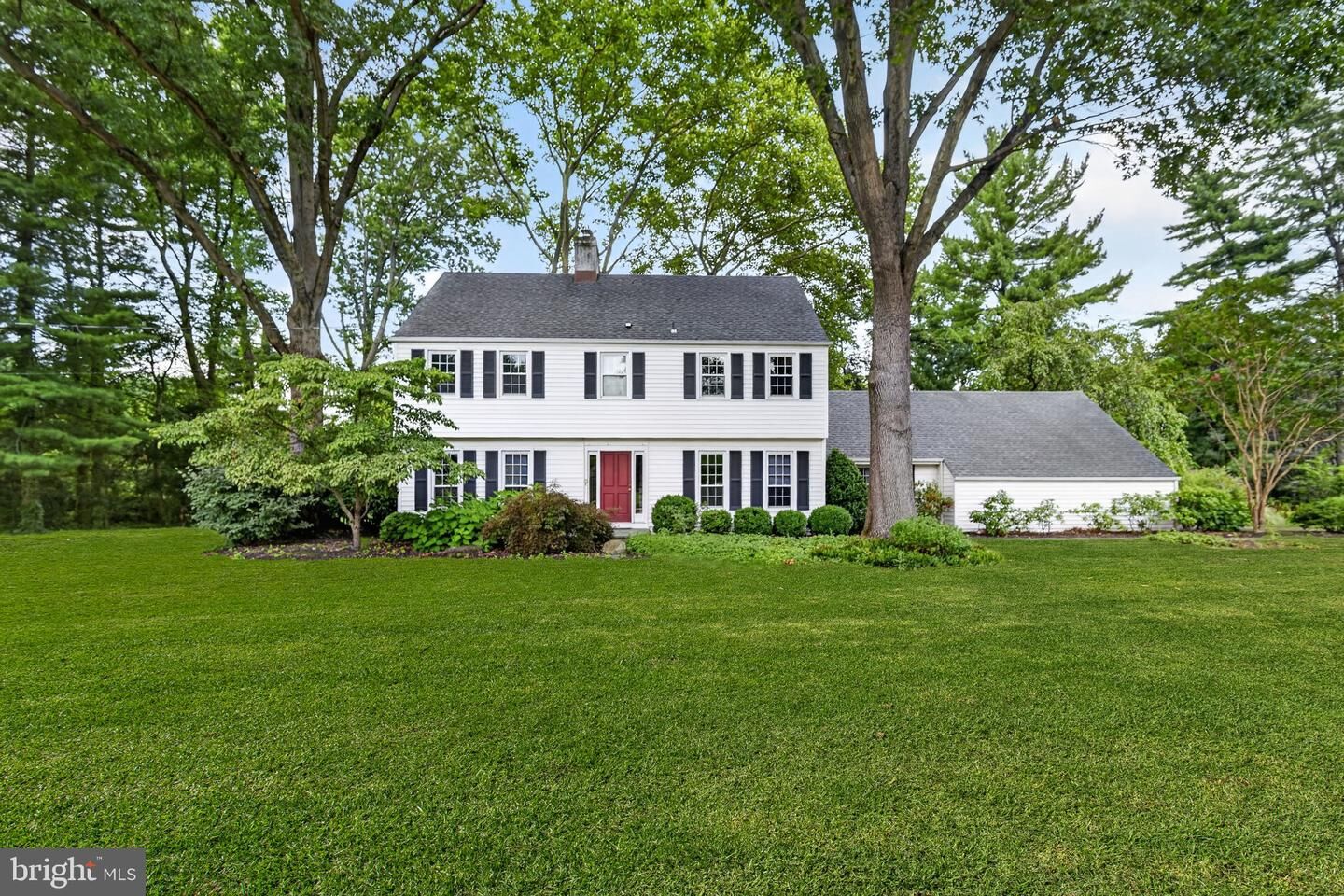 Property Photo: 9 Wynnewood Drive NJ 08512
