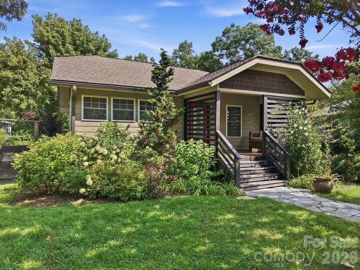 Property Photo:  146 Courtland Avenue  NC 28801 
