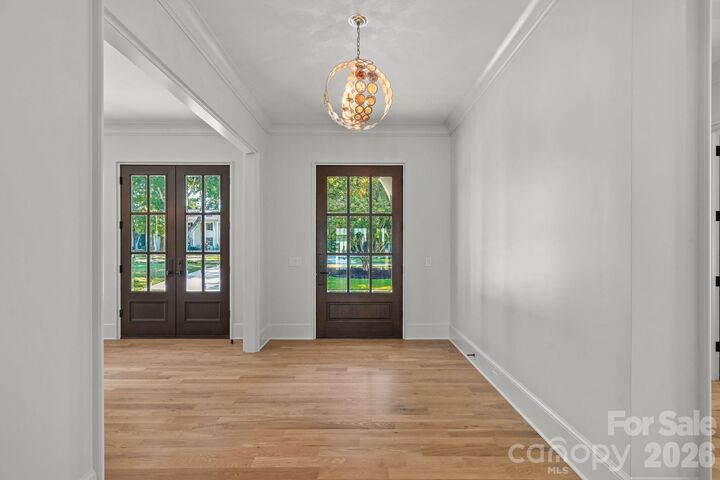 Property Photo:  1220 Biltmore Drive  NC 28207 