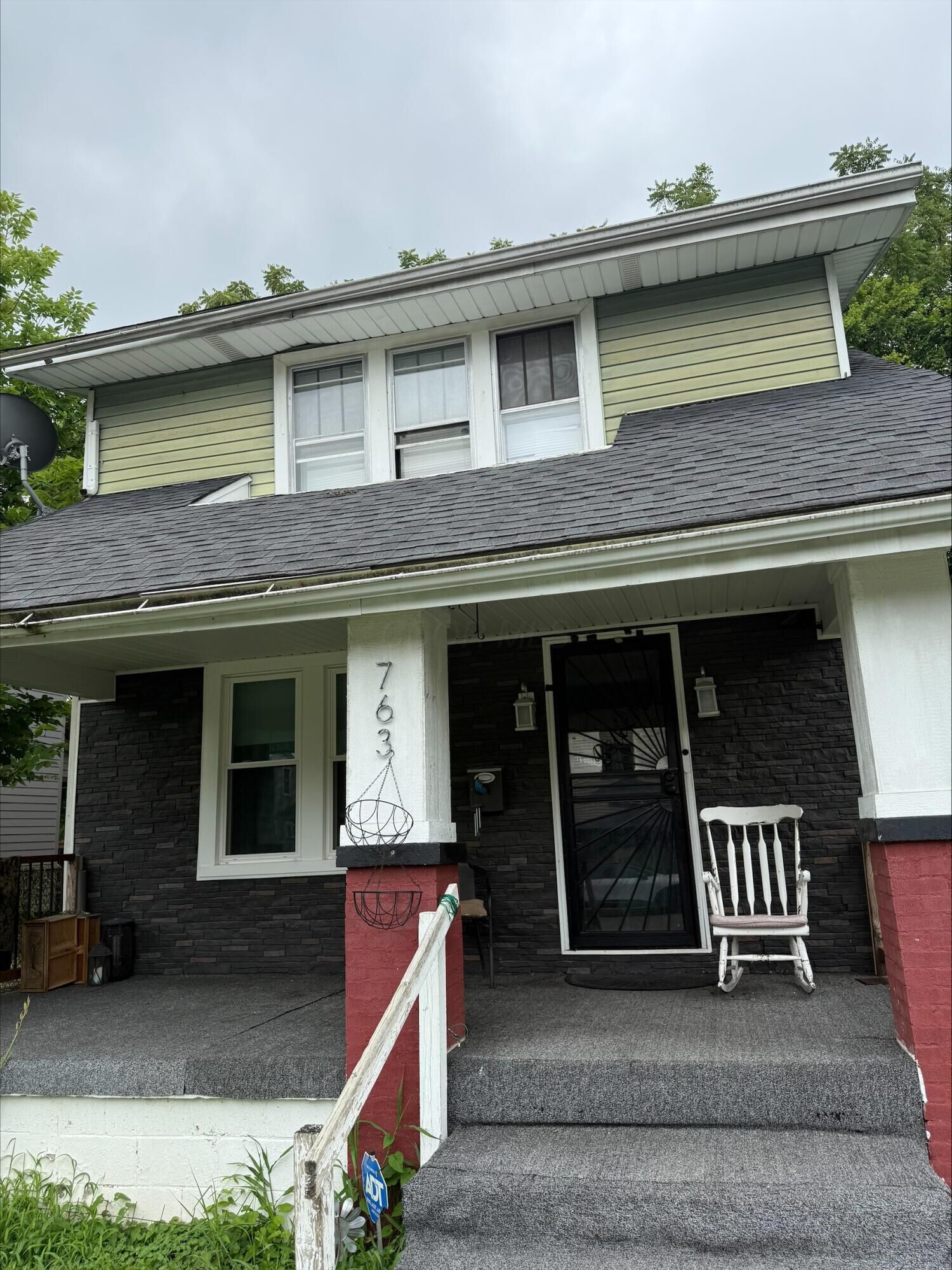 Property Photo: 763 S Eureka Avenue OH 43204