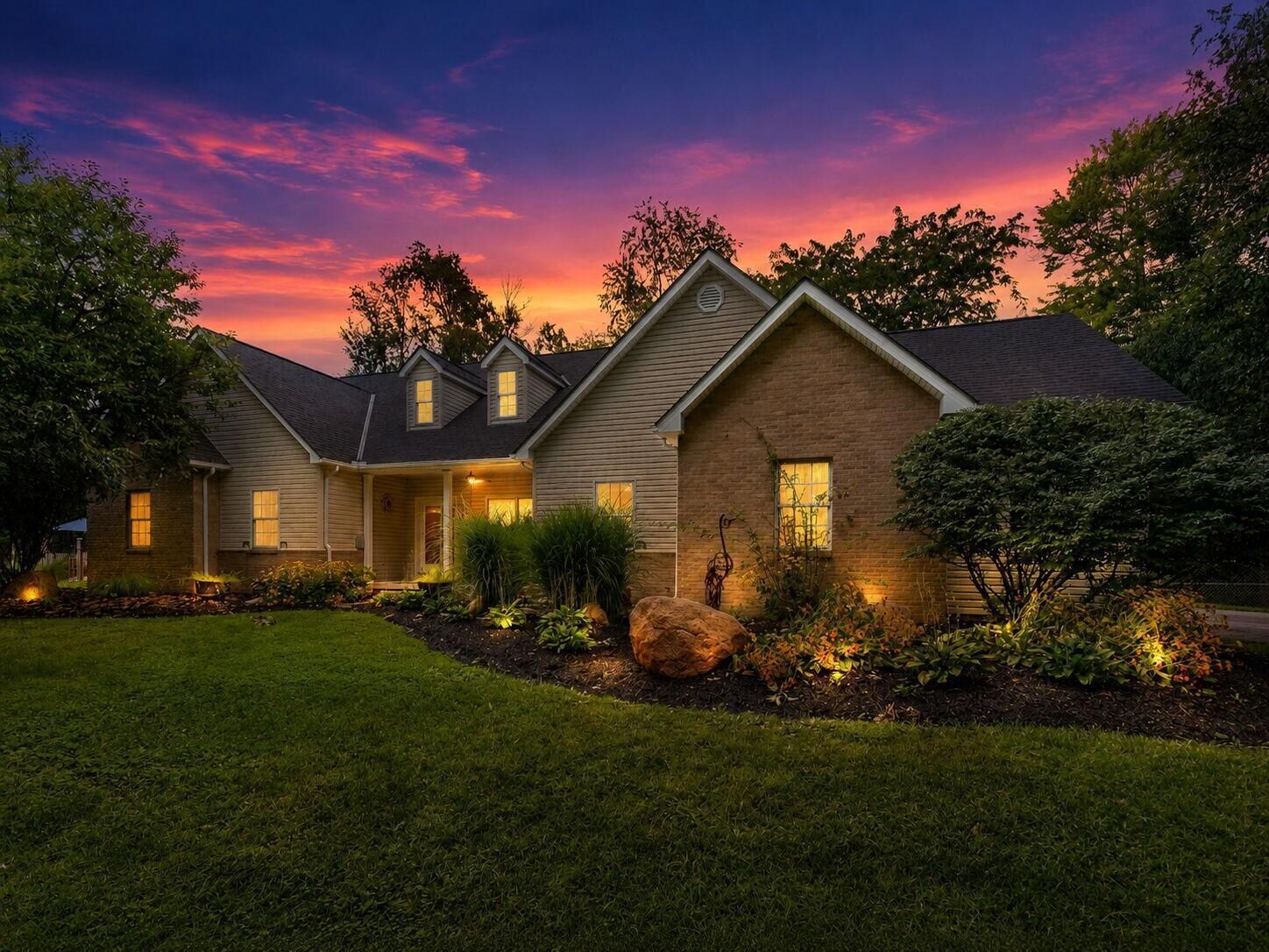 Property Photo: 5440 Pleasant Valley SW Road OH 43130