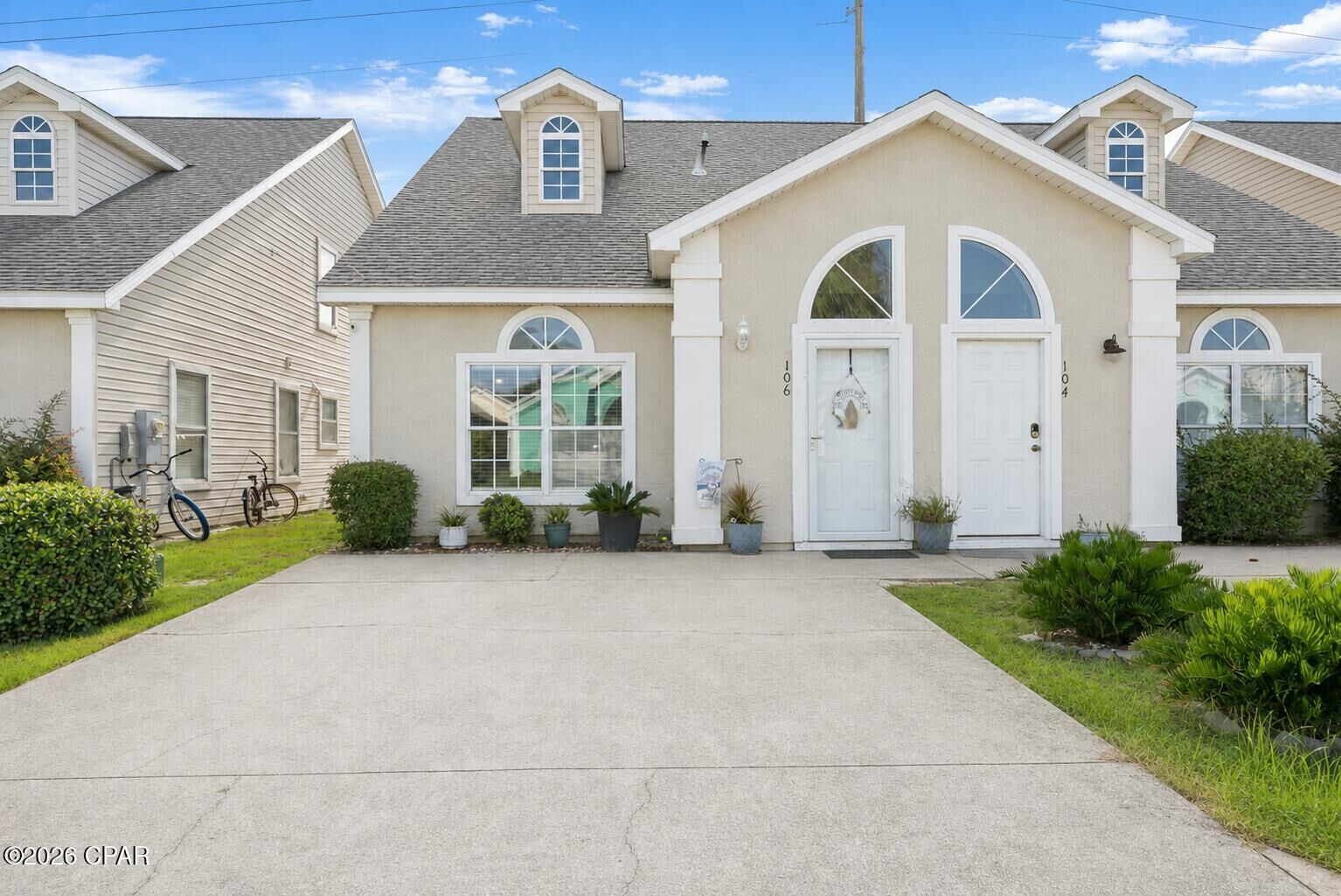 Property Photo: 106 Seagrass Way FL 32407
