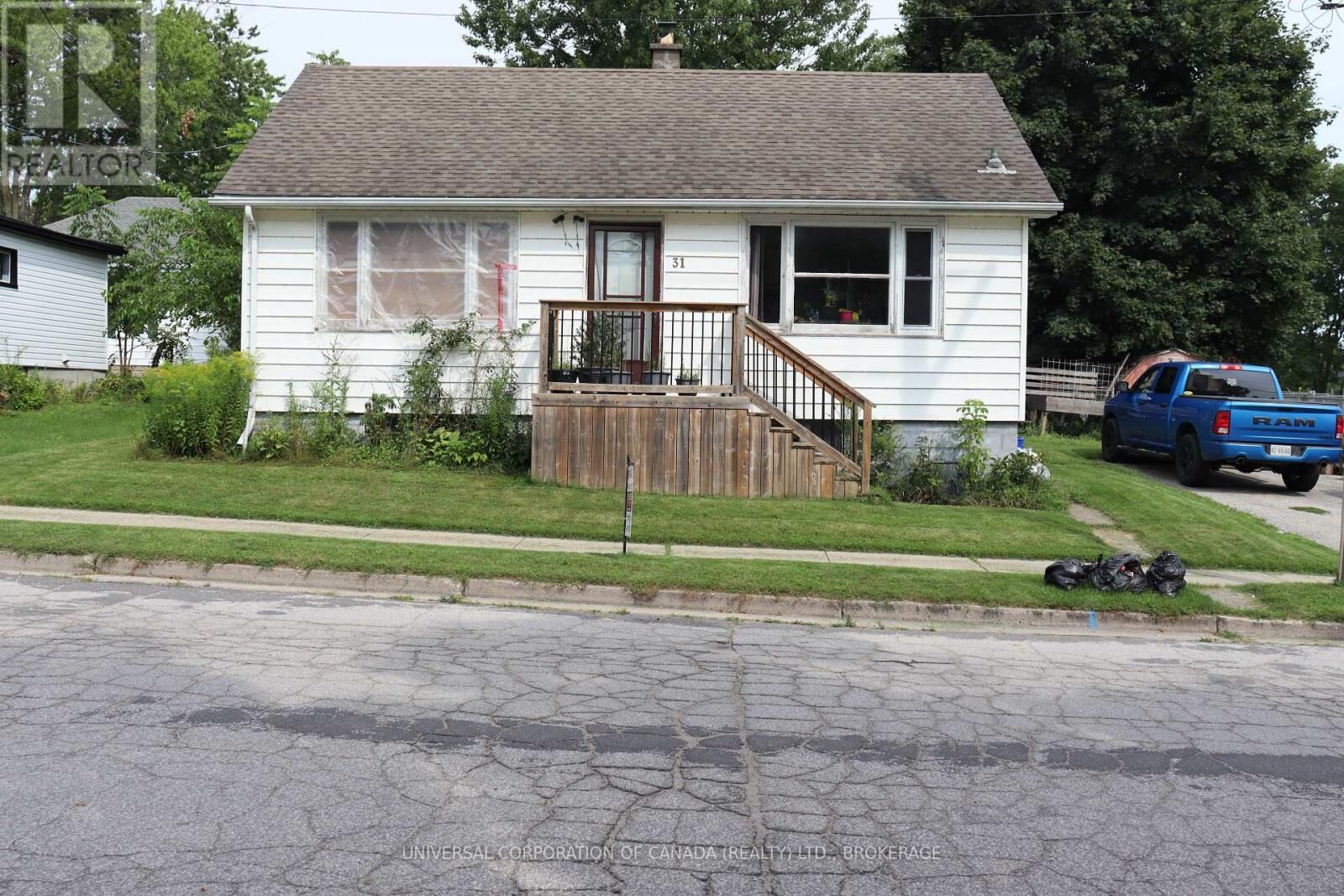 Property Photo: 31 Myrtle Street ON N5H 2H1