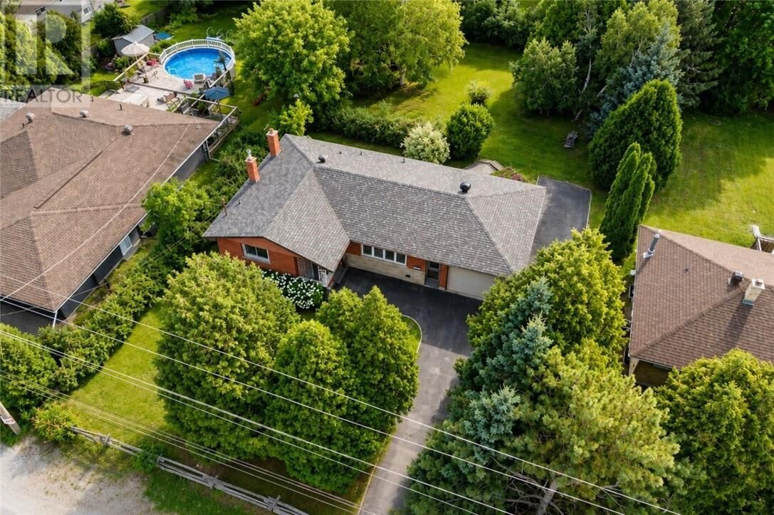 Property Photo: 2737 Rockwood Drive ON P3E 5B1