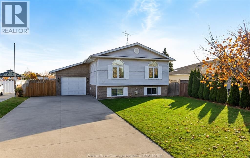 Property Photo:  46 Indiana Place  ON N9V 3X5 