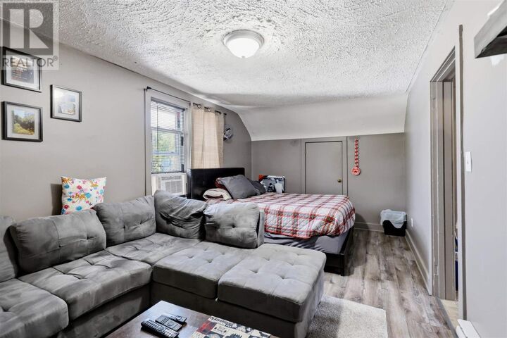 Property Photo: 534 Parliament St ON P6C 3M7