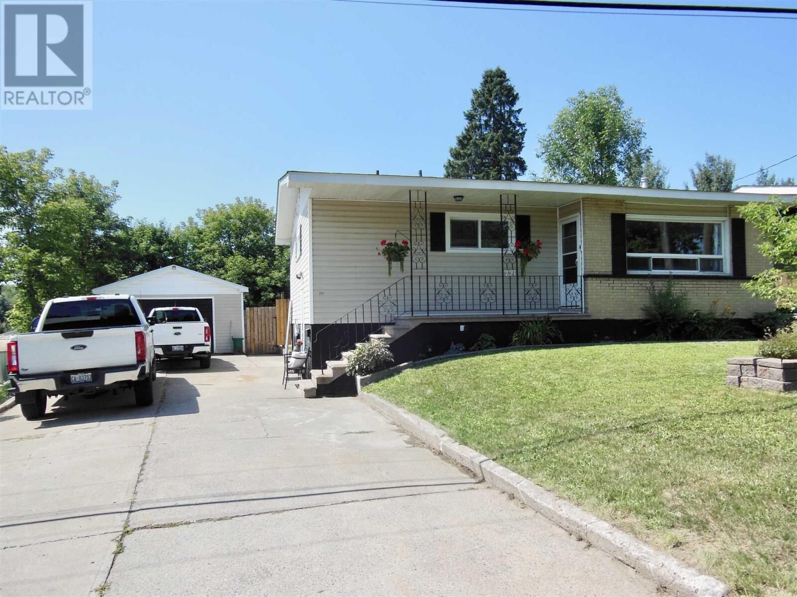 Property Photo: 291 St. Patrick St ON P6C 3S7
