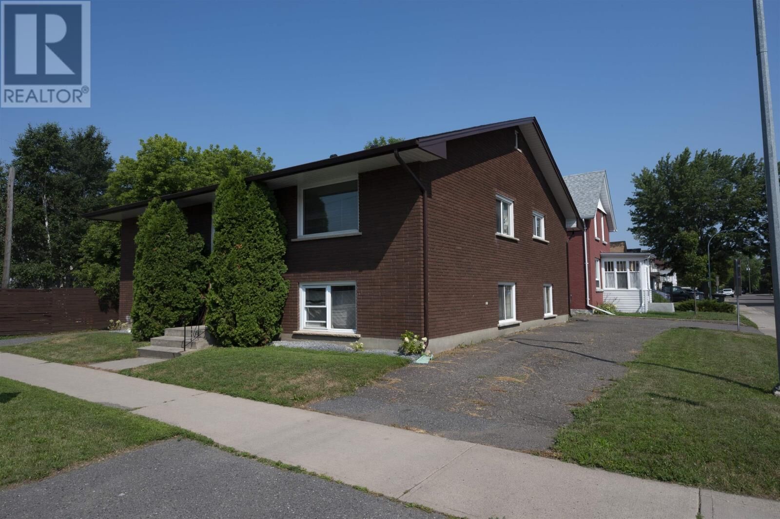 Property Photo: 1103 Donald Street East ON P7E 5V9