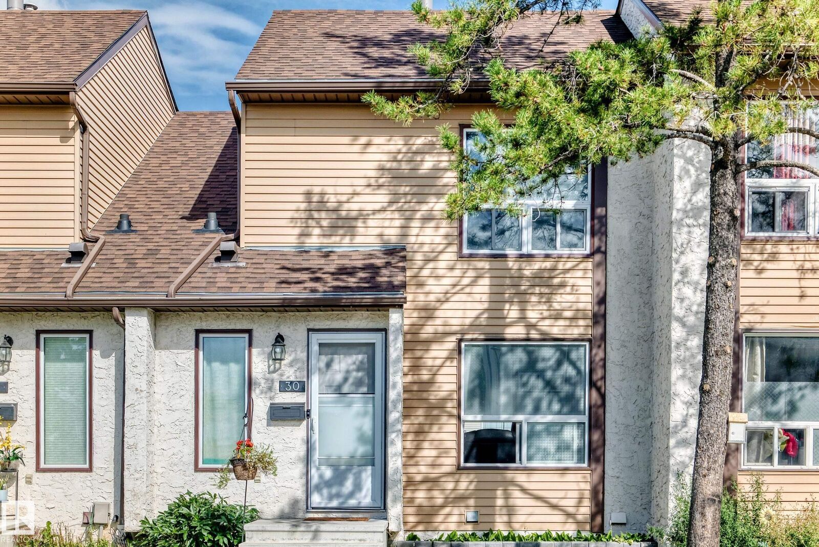 Property Photo: 1651 46 Street NW 30 AB T6L 5H2