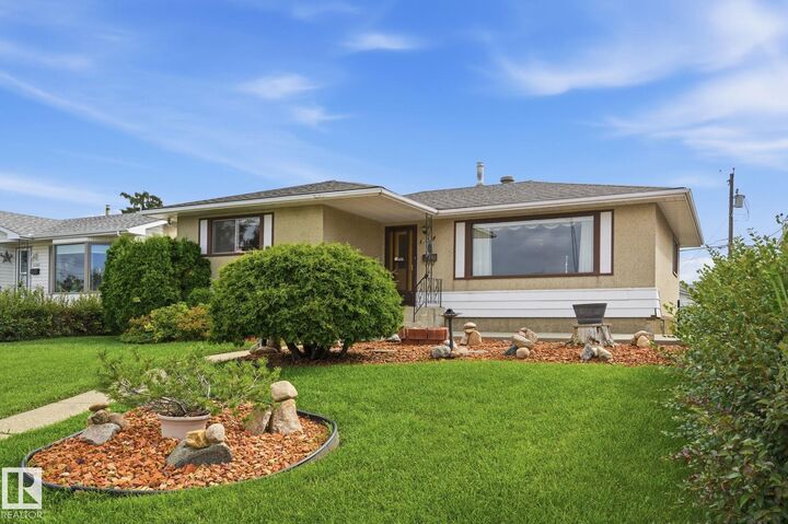 Property Photo:  13303 Delwood Road NW  AB T5C 3B5 