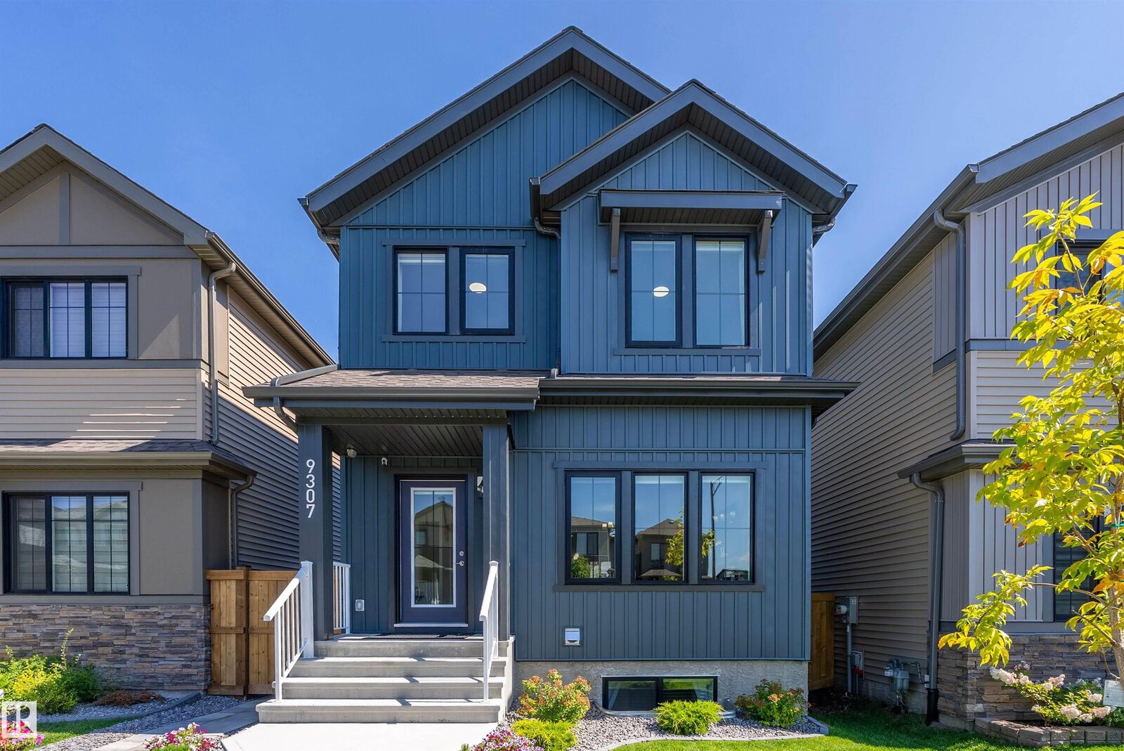 Property Photo:  9307 221 Street NW  AB T5T 6C9 