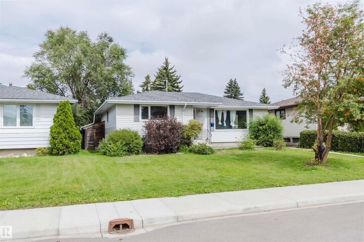 Property Photo:  11420 46 Avenue NW  AB T6H 0A5 