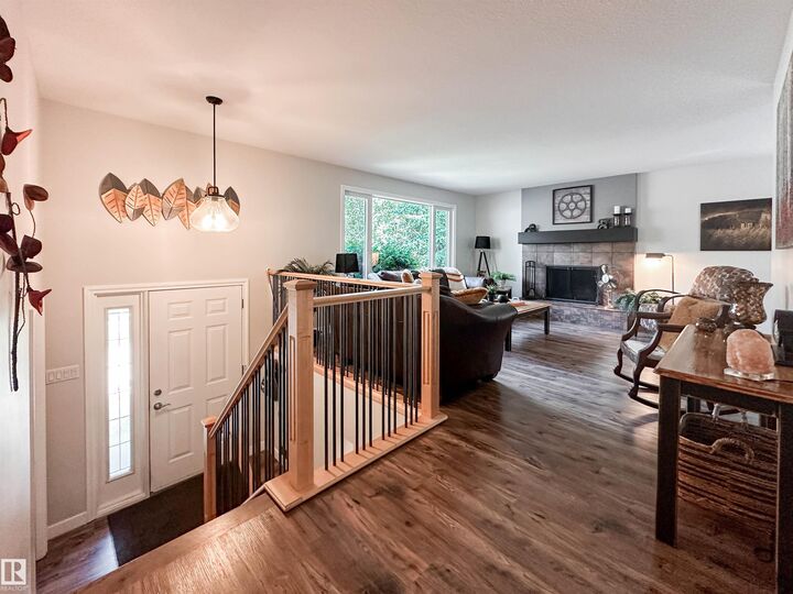 Property Photo:  37 Ash Crescent  AB T8N 3J6 