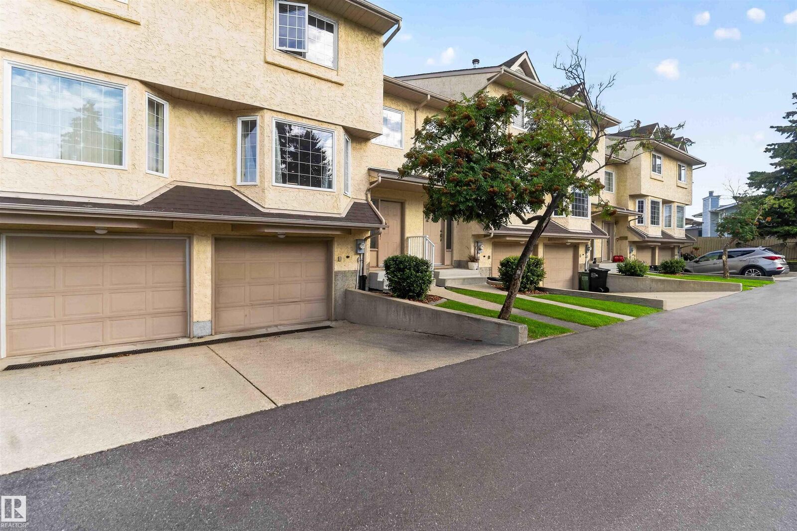 Property Photo:  3645 145 Avenue NW 28  AB T5Y 2S3 