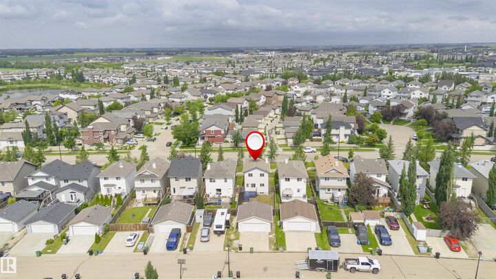 Property Photo:  37 Suntree Promenade  AB T9E 8R7 