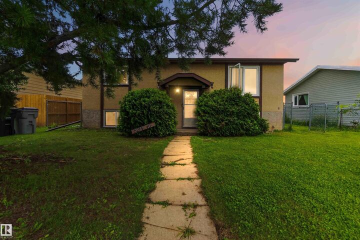 Photo de la propriété:  5214 46 Street  AB T0A 1K0 