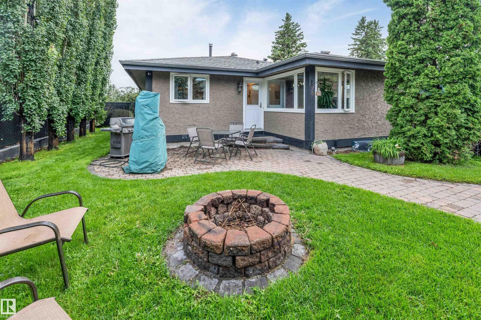 Property Photo: 6008 37 Avenue NW AB T6L 1H2
