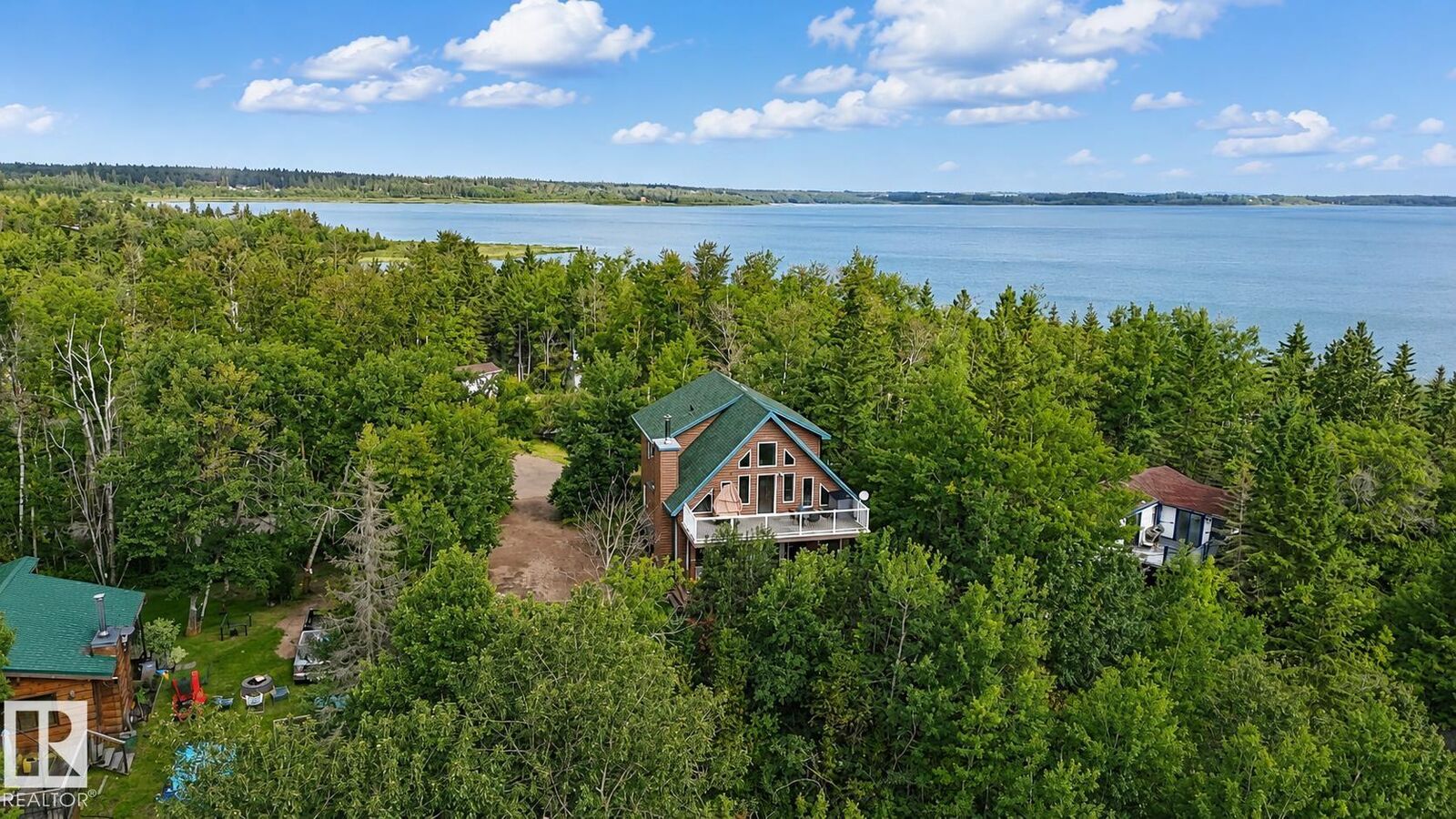 Property Photo: 4 Martin Point Drive, Summer Village Of Hsb AB T0A 3A0