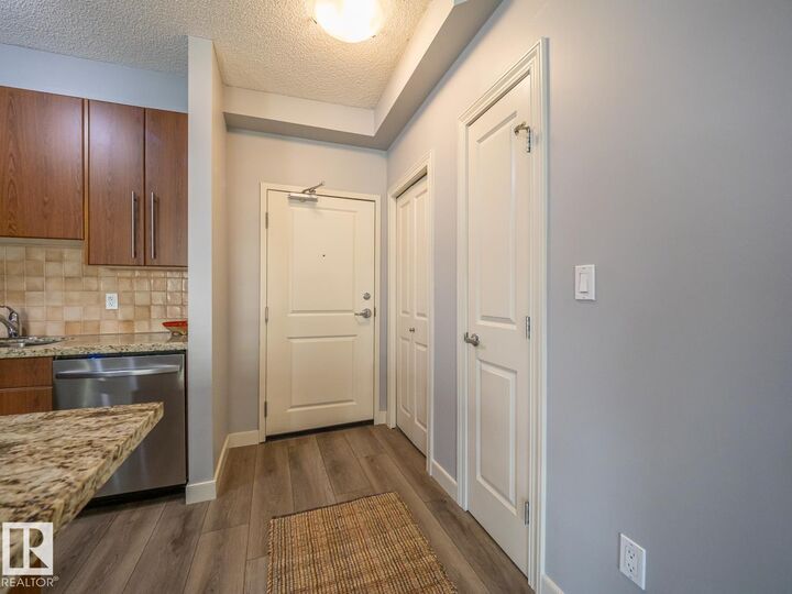 Property Photo: 9819 104 Street NW 701 AB T5K 0Y8