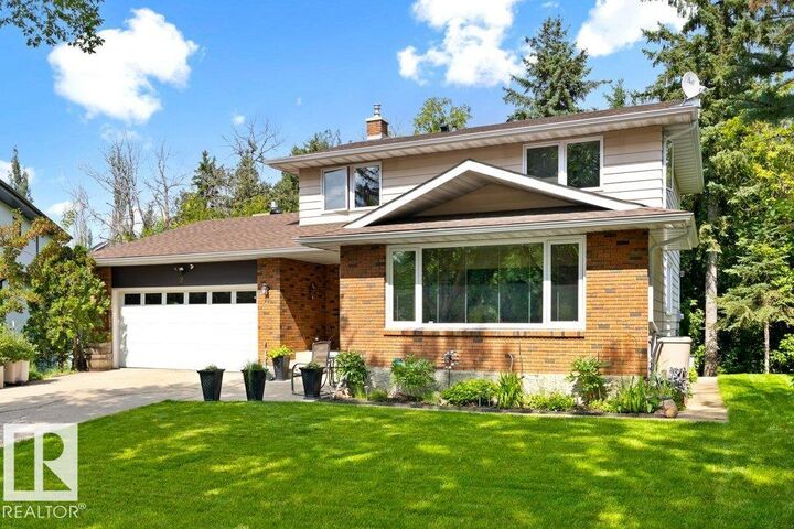 Property Photo: 2 Greenwood Place AB T8N 2H5