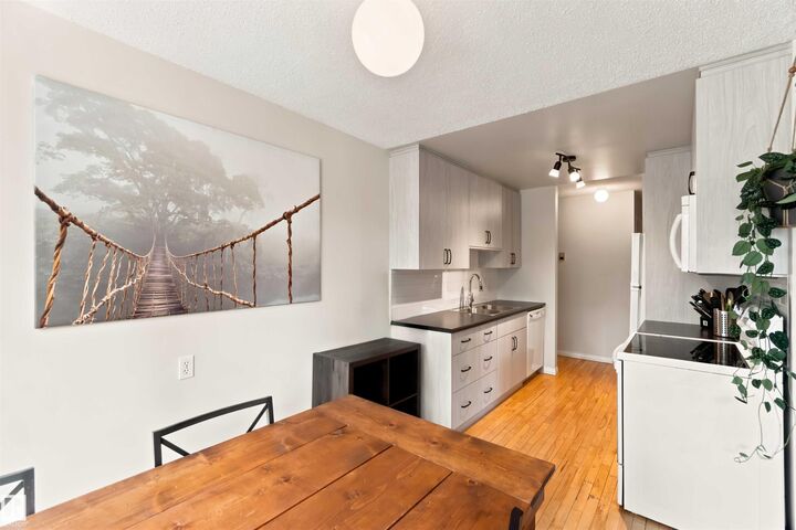 Property Photo: 10504 77 Avenue NW 201 AB T6E 1N1