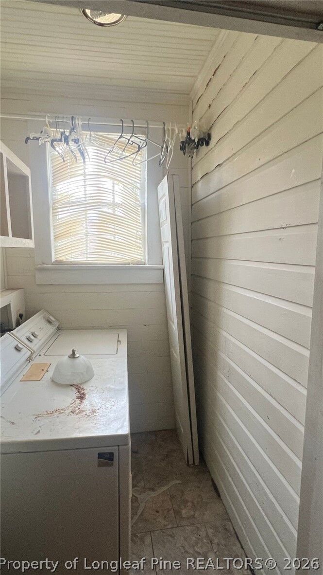 Property Photo: 307 E Mitchell Street E NC 28340
