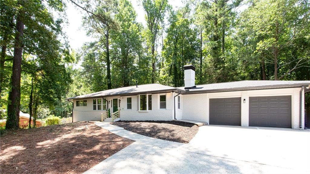 Property Photo: 1460 Loch Lomond Trail SW GA 30331