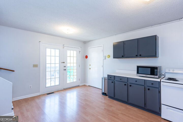 Property Photo: 656 Bellemeade Avenue NW B GA 30318