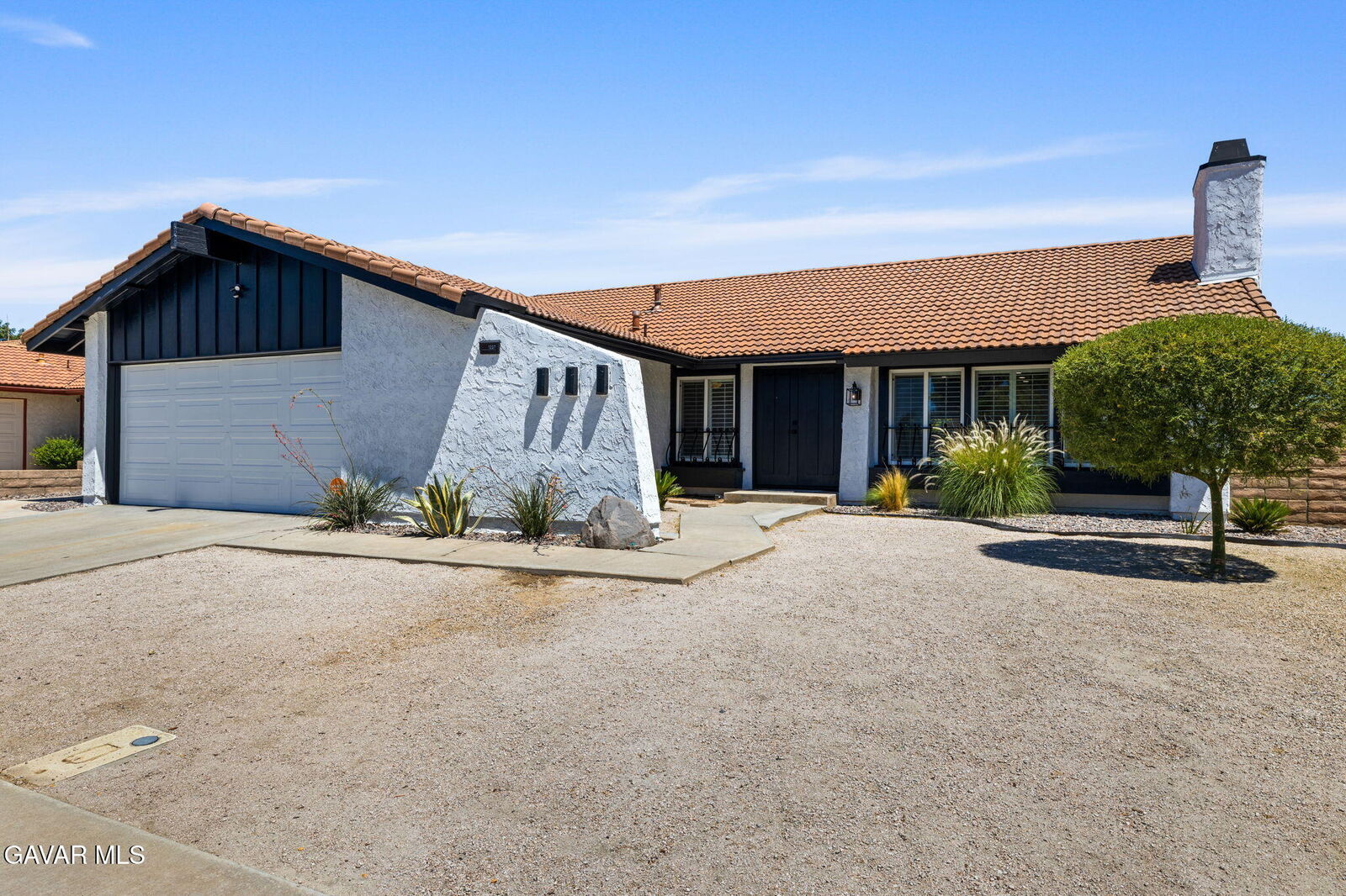 Property Photo: 1227 Morven Street CA 93535