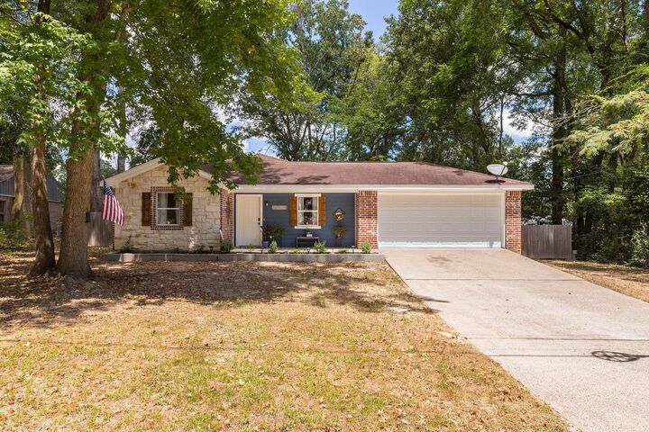 Property Photo:  902 Mark Street  TX 75904 