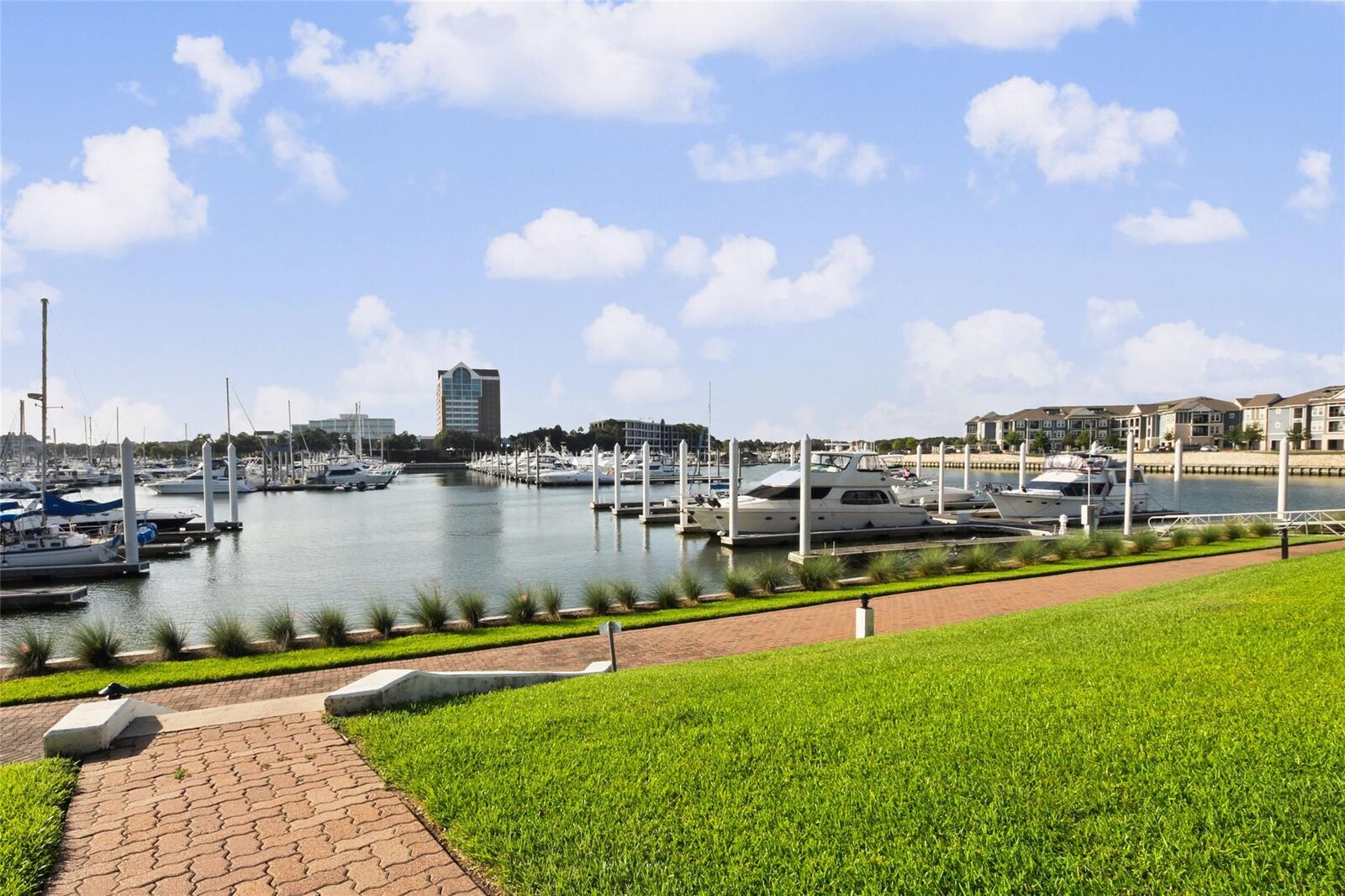 Property Photo: 2017 Enterprise Avenue TX 77573