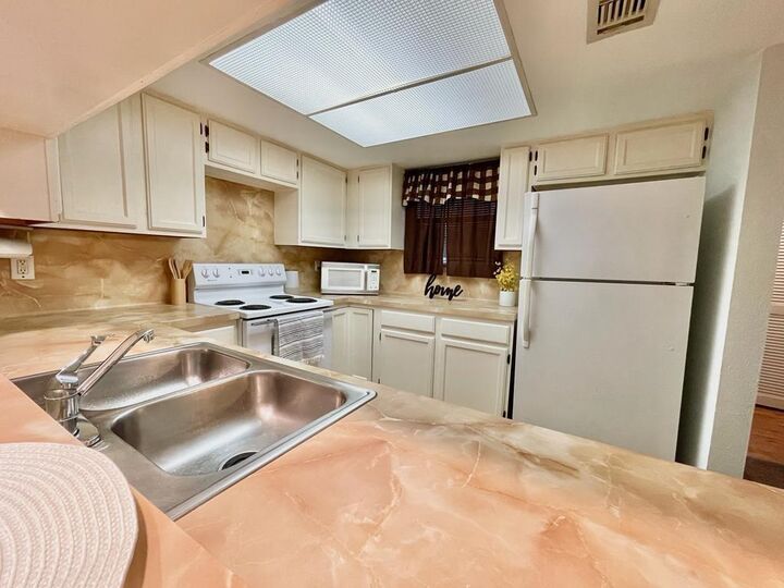 Property Photo: 14777 Wunderlich Drive 1106 TX 77069