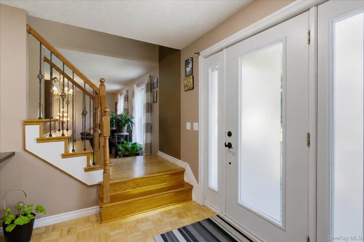 Property Photo:  36 Hillside Avenue  NY 12594 