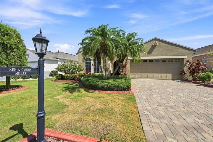 Property Photo:  441 Noble Faire Drive  FL 33573 