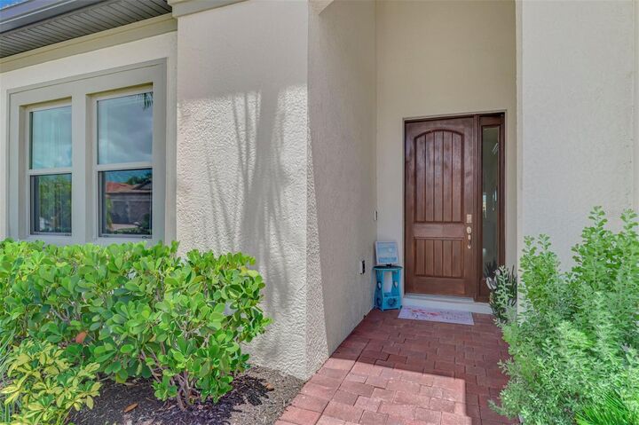 Property Photo: 292 Villoresi Boulevard FL 34275