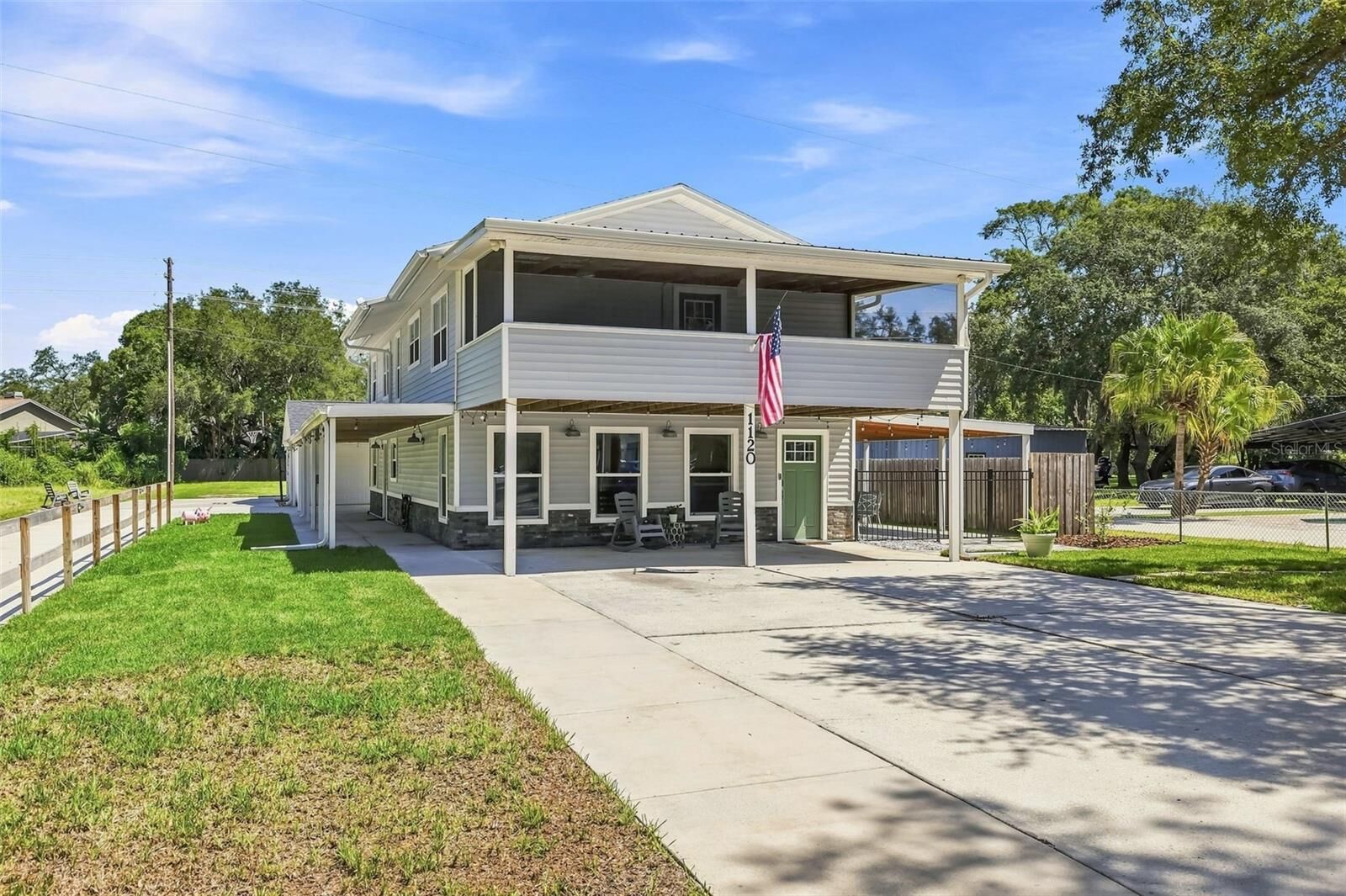 Property Photo: 1120 1st Avenue N FL 34695
