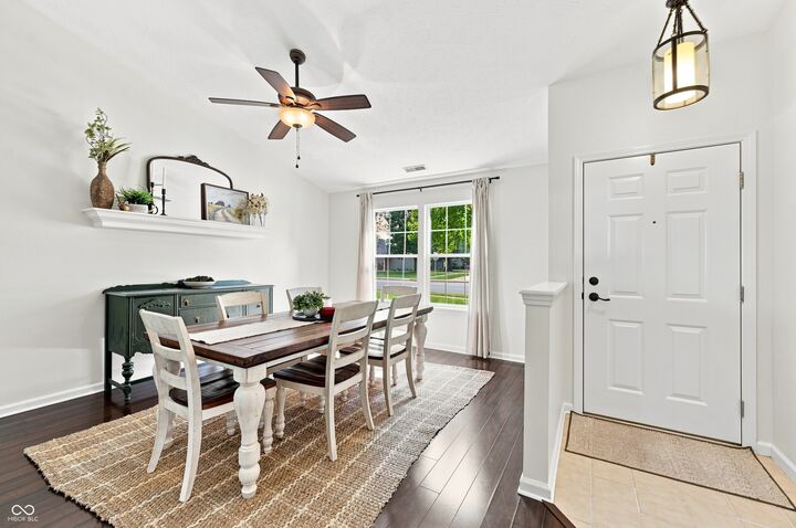 Property Photo:  2190 Meadow Glen Boulevard  IN 46131 