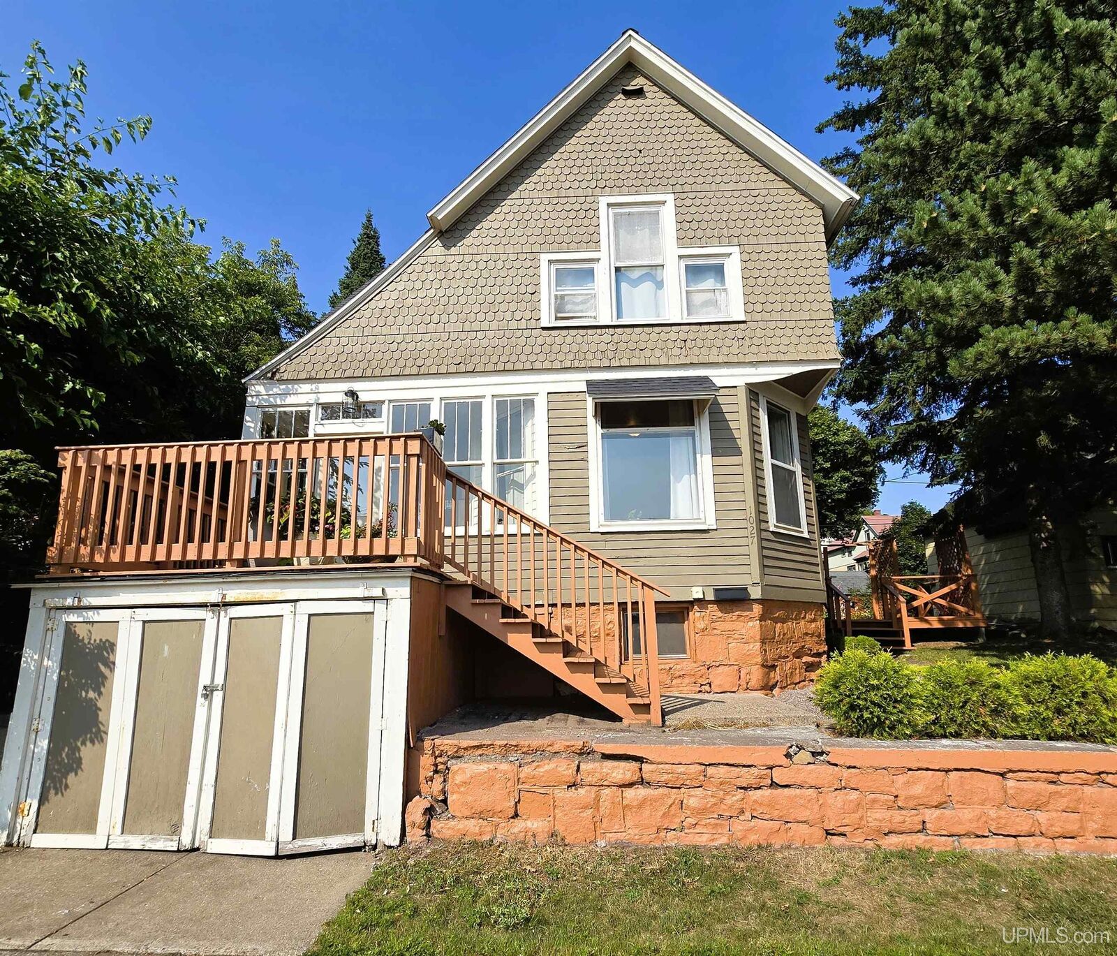 Property Photo:  1027 S Lincoln Drive  MI 49930 