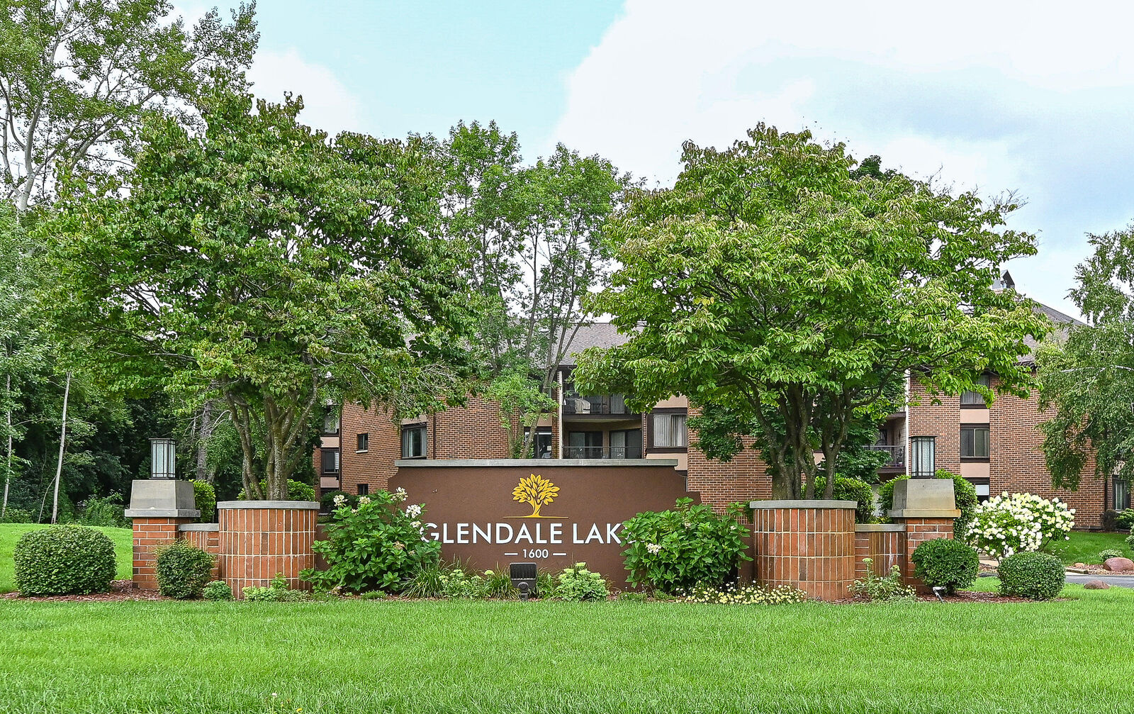 Property Photo:  1600 W Green Tree Rd  WI 53209 