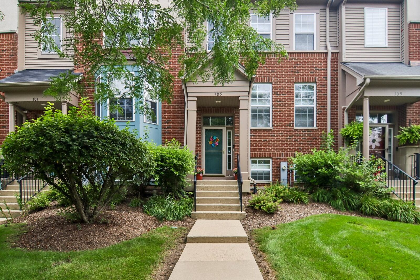Property Photo:  105 Station Park Circle  IL 60030 