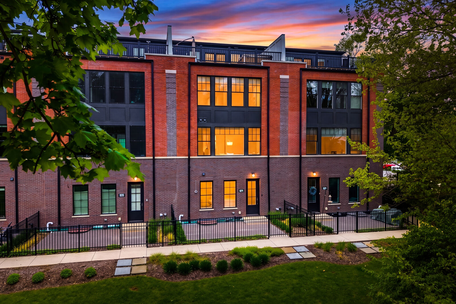 Property Photo:  924 E Chicago Avenue  IL 60540 