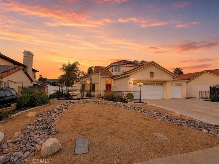 Property Photo:  42806 Avenida Tigre  CA 92544 