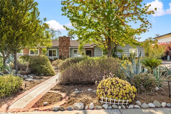 Property Photo:  1121 Highland Oaks Drive  CA 91006 
