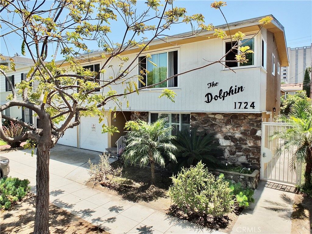 Property Photo: 1724 E 1st Street 9 CA 90802