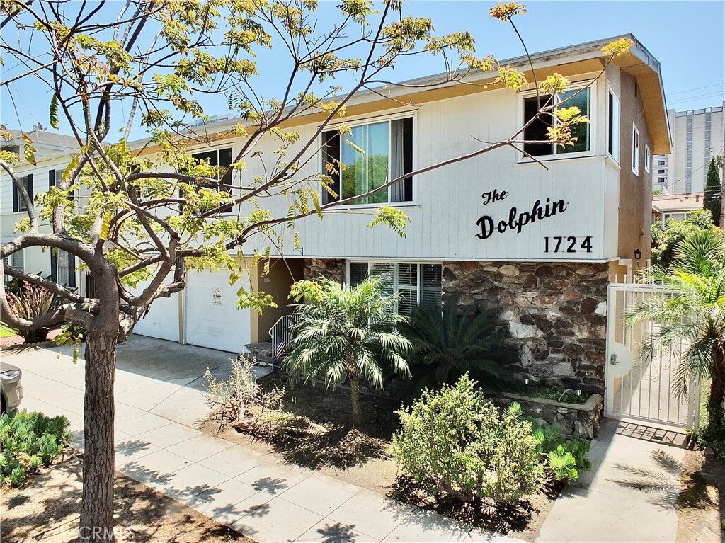 Property Photo:  1724 E 1st Street 9  CA 90802 