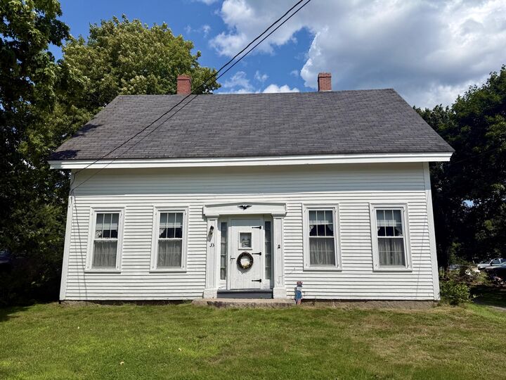 Property Photo:  33 Center Street  ME 04654 