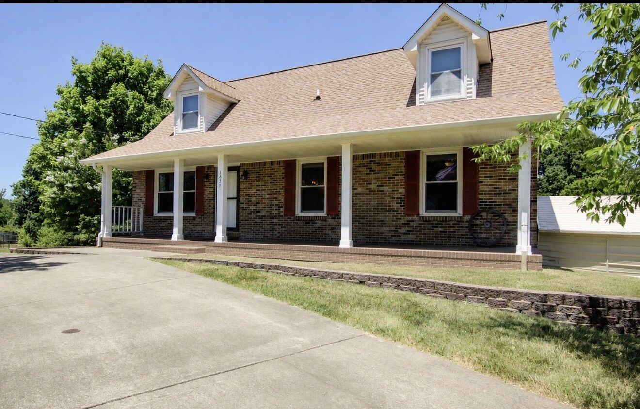 Property Photo: 1637 Ogburn Chapel Rd TN 37042