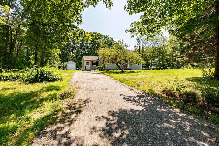 Property Photo: 10 Hunter Drive NH 03077