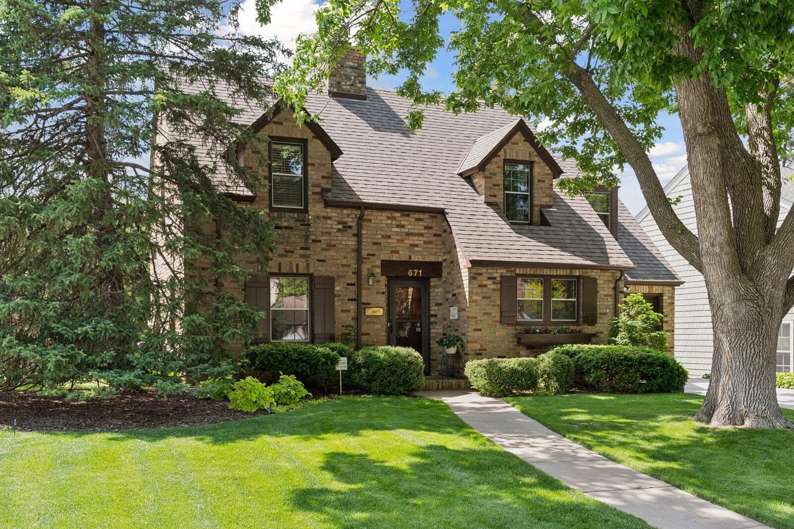 Property Photo:  671 Josephine Place  MN 55116 