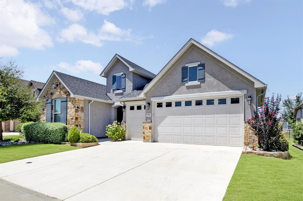 Property Photo:  9516 Creekwood  TX 76207 